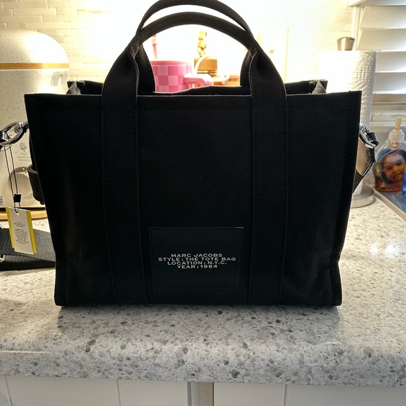 Marc Jacobs Black Canvas Medium Tote Bag w/ Marc Jacobs logo strap - Picture 2 of 6